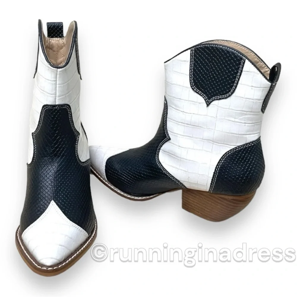 NWT ARider Eden Western Inspired Embossed Black White Cow Print Size 7